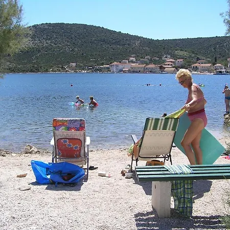 8660b Appartamento Vinišće